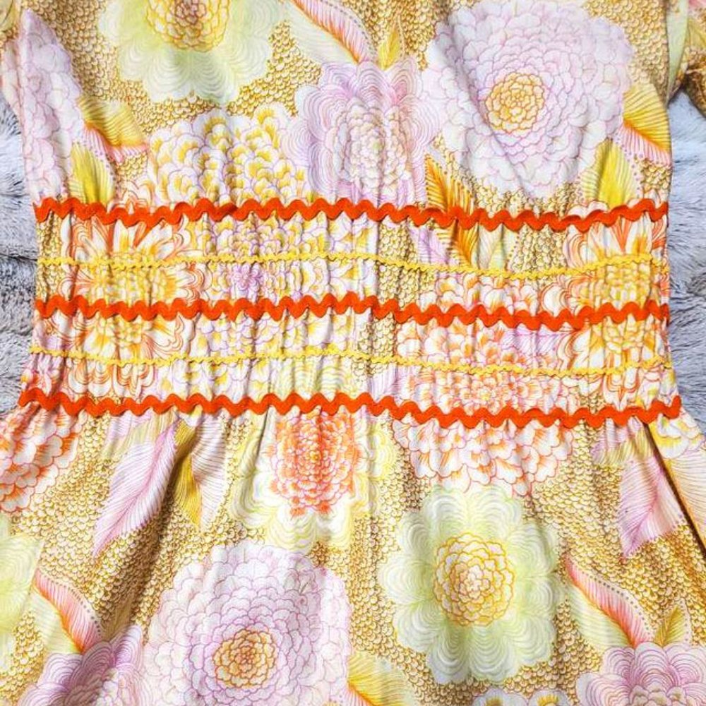 Vintage 60s/70s Mock Neck Floral Dress - Picture 6 of 7